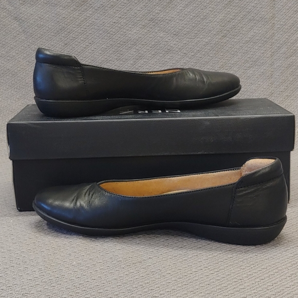 Naturalizer Fiona Leather Slip-on Flat Black-7 - Picture 2 of 11